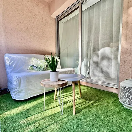Sur Le Port De - A 2min Des Plages, Clim & Balcon 公寓 耶尔