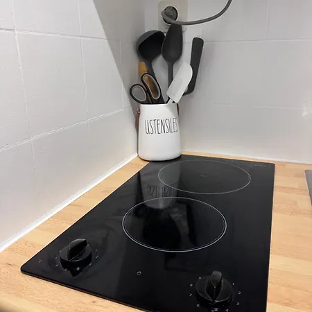 Apartamento Sur Le Port De - A 2min Des Plages, Clim & Balcon Hyères
