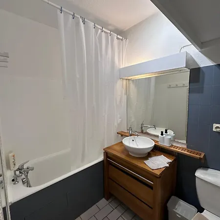 Apartmán Sur Le Port De - A 2min Des Plages, Clim & Balcon *