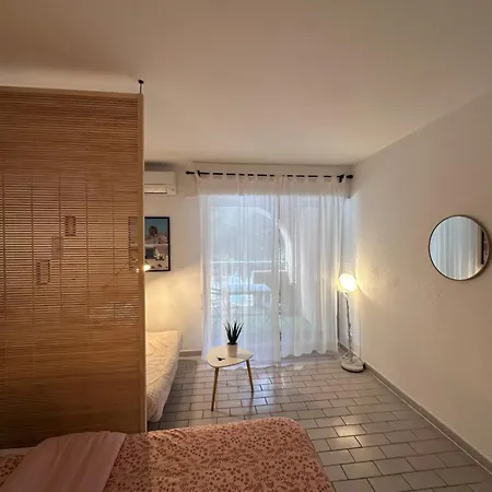 Sur Le Port De - A 2min Des Plages, Clim & Balcon Appartement Hyères
