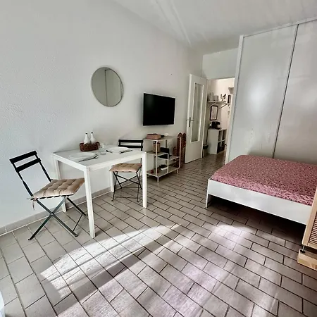 Sur Le Port De - A 2min Des Plages, Clim & Balcon Hyeres