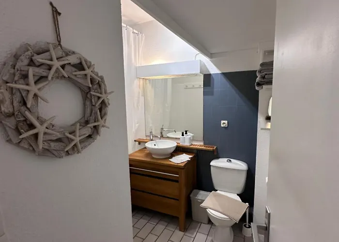 Sur Le Port De - à 2min Des Plages, Clim&balcon *