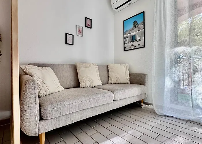 Sur Le Port De - à 2min Des Plages, Clim&balcon *