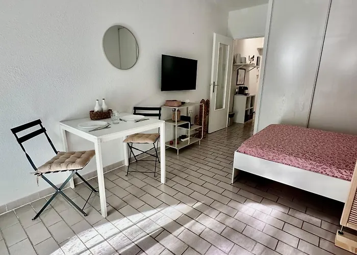 Sur Le Port De - à 2min Des Plages, Clim&balcon Hyères