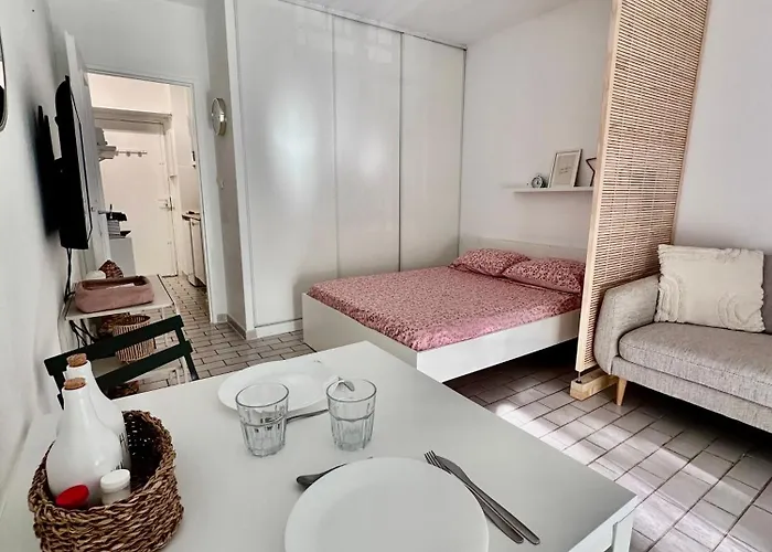 Sur Le Port De - à 2min Des Plages, Clim&balcon Appartement *