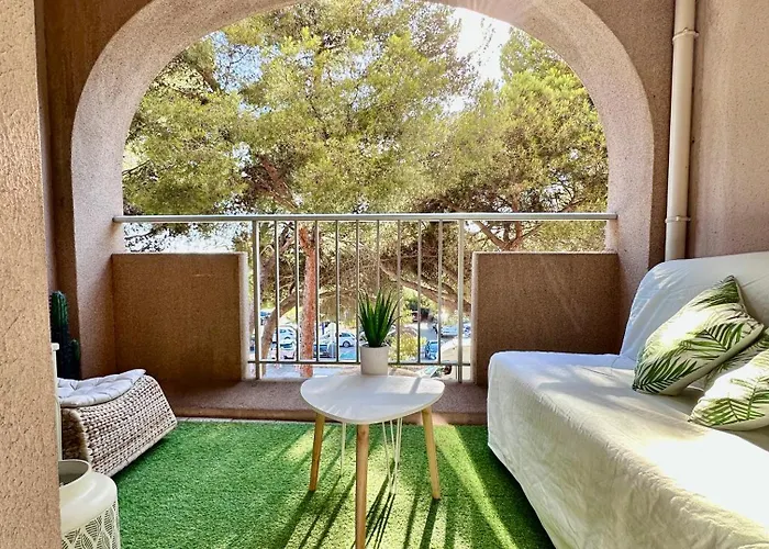 Sur Le Port De - à 2min Des Plages, Clim&balcon Hyères